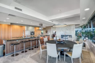 Photo #5: 6632458 Listing