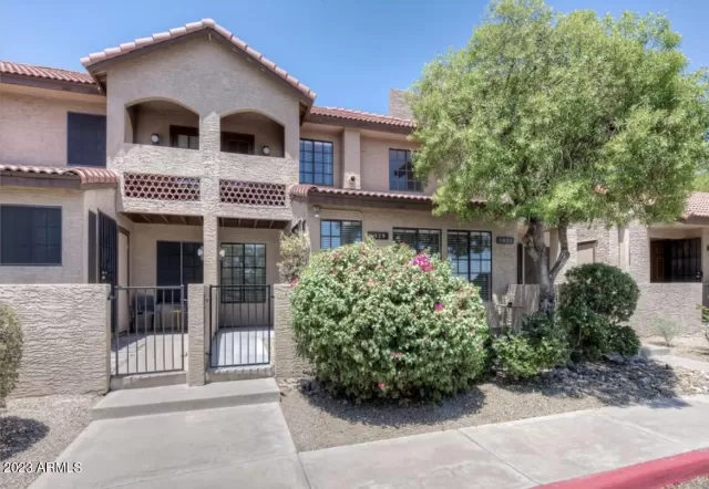 MLS: 6632764 Condo For Sale