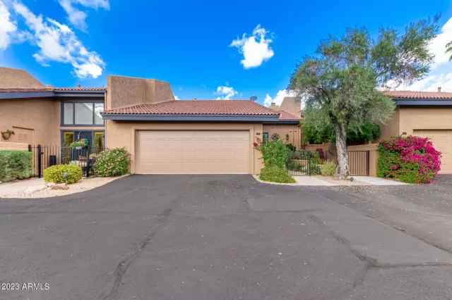 MLS: 6632985 Condo For Sale