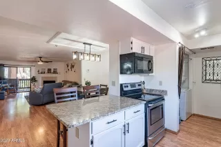 Photo #5: 6633231 Listing