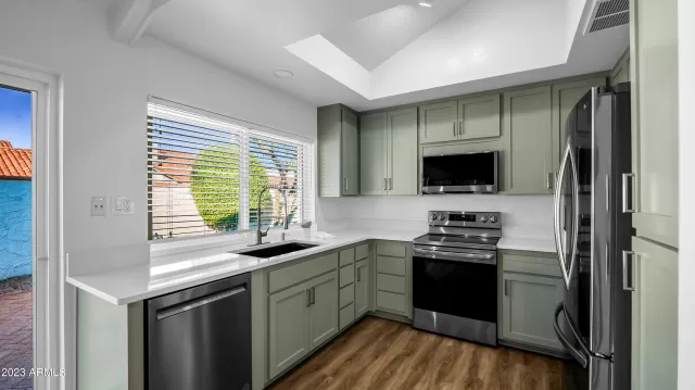 MLS: 6633757 Condo For Sale
