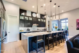 Photo #2: 6633953 Listing