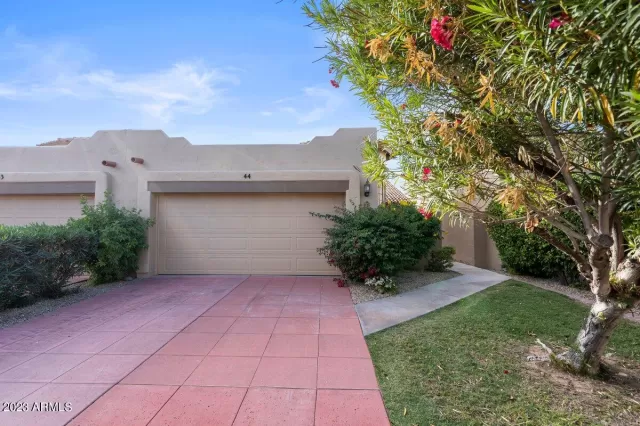 MLS: 6634010 Condo For Sale