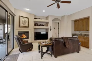 Photo #3: 6634157 Listing