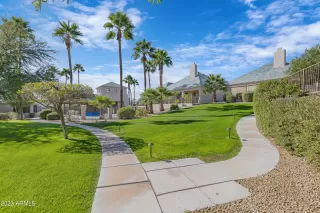 Photo #6: 6634157 Listing