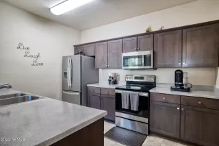 Photo #5: 6634225 Listing