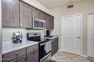 Photo #6: 6634225 Listing