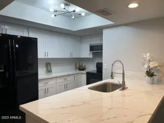 Photo #6: 6634275 Listing