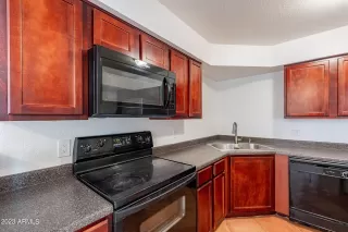 Photo #6: 6634390 Listing 