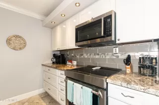 Photo #3: 6634449 Listing 