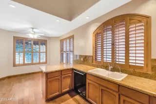 Photo #6: 6634746 Listing 