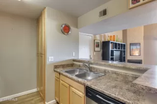 Photo #6: 6634806 Listing 