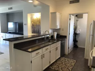 Photo #3: 6634810 Listing