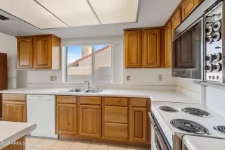 Photo #3: 6634820 Listing
