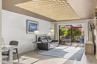 Photo #2: 6634954 Listing