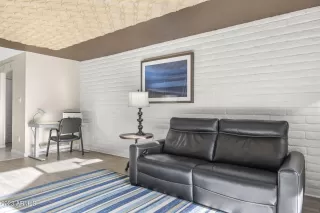 Photo #4: 6634954 Listing