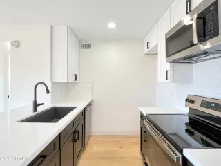 Photo #2: 6635149 Listing 