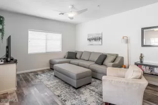 Photo #5: 6635465 Listing