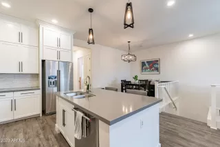 Photo #3: 6635519 Listing