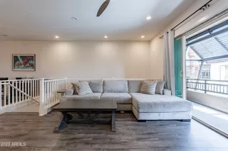 Photo #5: 6635519 Listing