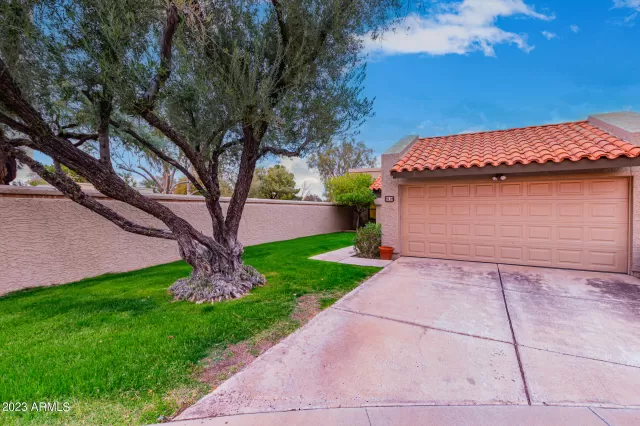 MLS: 6635670 Condo For Sale