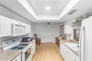 Photo #6: 6635670 Listing 