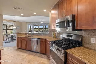 Photo #5: 6635724 Listing