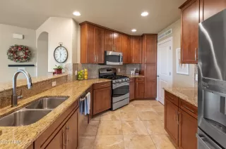 Photo #6: 6635724 Listing