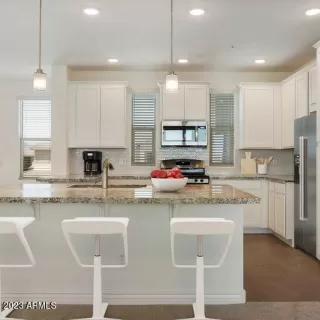 Photo #2: 6636083 Listing