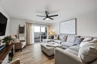 Photo #3: 6636260 Listing