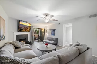 Photo #5: 6636287 Listing