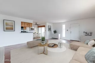 Photo #2: 6636338 Listing