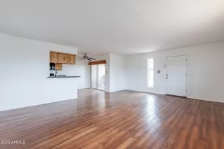 Photo #3: 6636338 Listing