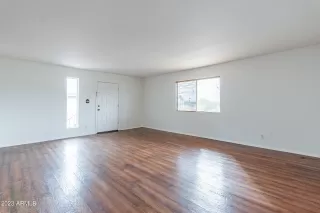 Photo #4: 6636338 Listing