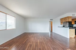 Photo #6: 6636338 Listing