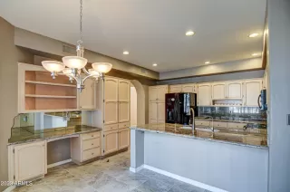 Photo #2: 6636355 Listing