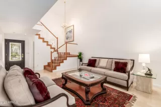 Photo #6: 6636412 Listing 