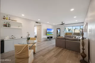 Photo #3: 6636629 Listing