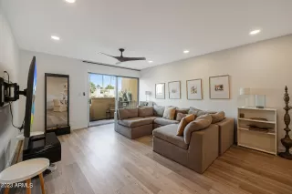 Photo #5: 6636629 Listing