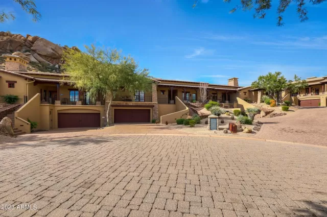 MLS: 6636964 Condo For Sale