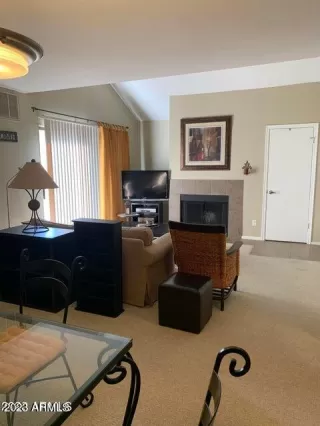 Photo #3: 6637130 Listing