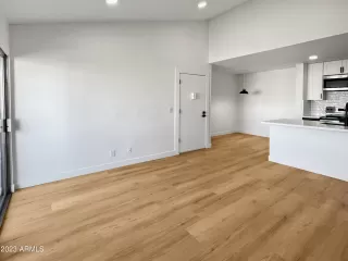 Photo #4: 6637771 Listing