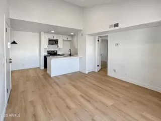 Photo #5: 6637771 Listing