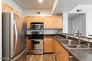 Photo #2: 6637820 Listing