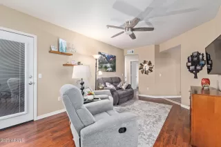 Photo #6: 6638100 Listing