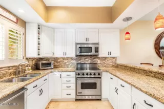 Photo #3: 6638332 Listing