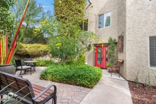 Photo #6: 6638332 Listing