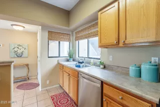 Photo #4: 6638369 Listing