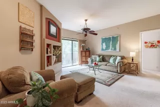 Photo #6: 6638369 Listing