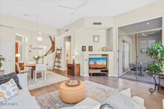 Photo #5: 6638855 Listing 